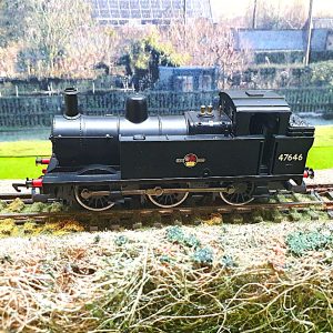 Hornby Class 3F Jinty 0-6-0 tank loco 47646 in BR black with late crest - DCC Fitted - "Previously Owned"